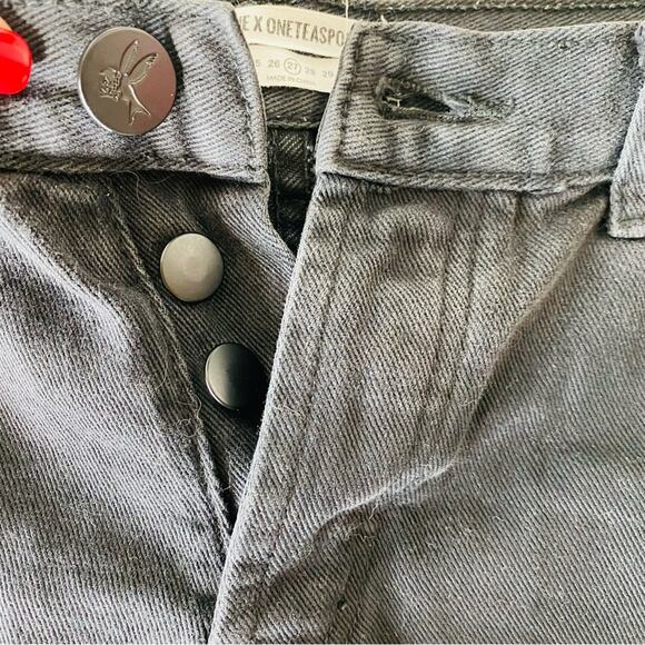 ONE TEASPOON Mid Rise Bandits Distressed Black Wash Raw Denim Cutoffs Short 27 - Picture 8 of 8